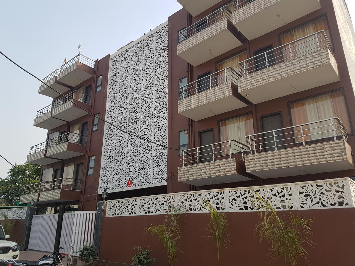 The Royal Crown Hotel Gurgaon Buitenkant foto